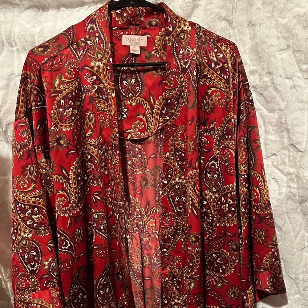 Cabernet Red Paisley Robe